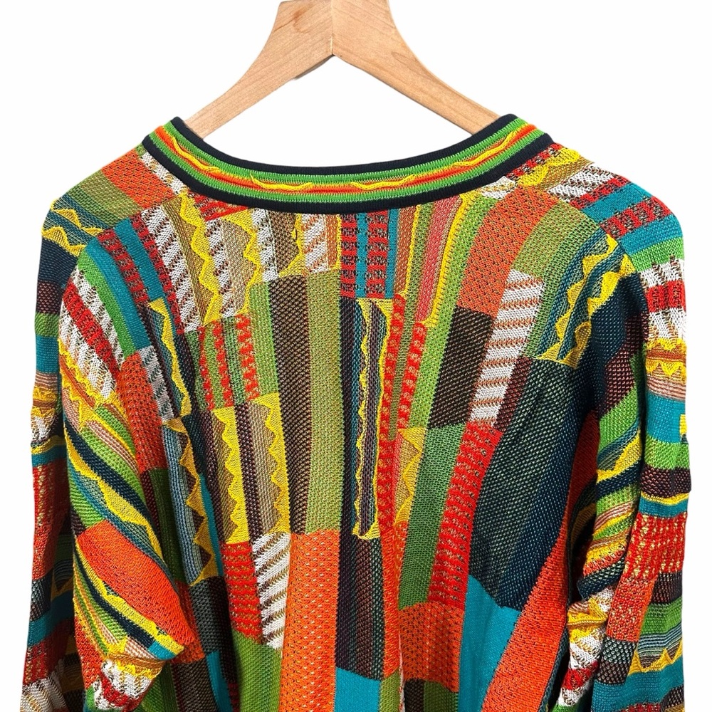 Tundra Canada Multicolor 3-D Knit V-Neck Pullover Sweater Size Large - Picture 5 of 7